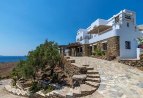 La Chapelle Est and Ouest in Tinos